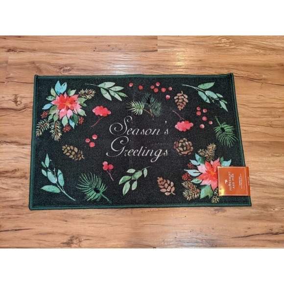 Peppermint and Pine Holiday Accent Rug SEASONS GREETINGS 19.7" x 30" NEW - Picture 4 of 4